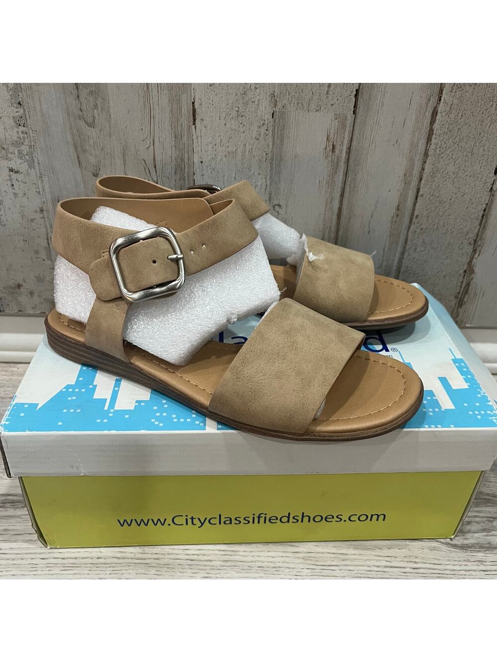 New! Cityclassified Behind Camel Tan Gladiator Sandals Womens Size 6